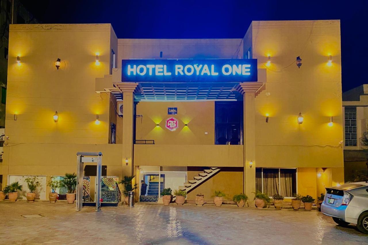 Hotel Royal One Multan Exteriér fotografie